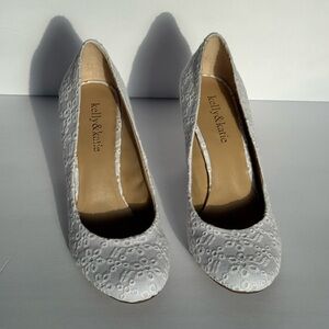 Kelly & Katie White Lace Pumps | Bridal / Wedding Heels | Size 8